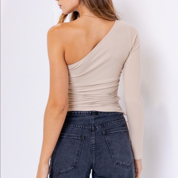 NWT Ribbed fabrication ruched sides one sl… - Picture 5 of 8